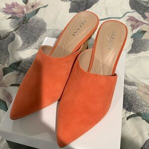 Apricot Alfani Mules 7.5 worn twice!